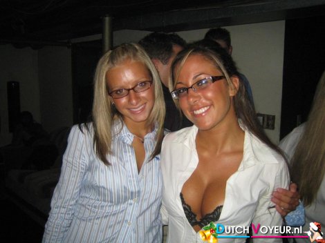 lovely girls glasses, very clever!