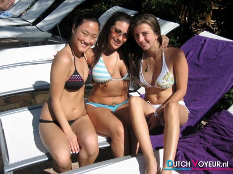 Tasteful ladies in bikini